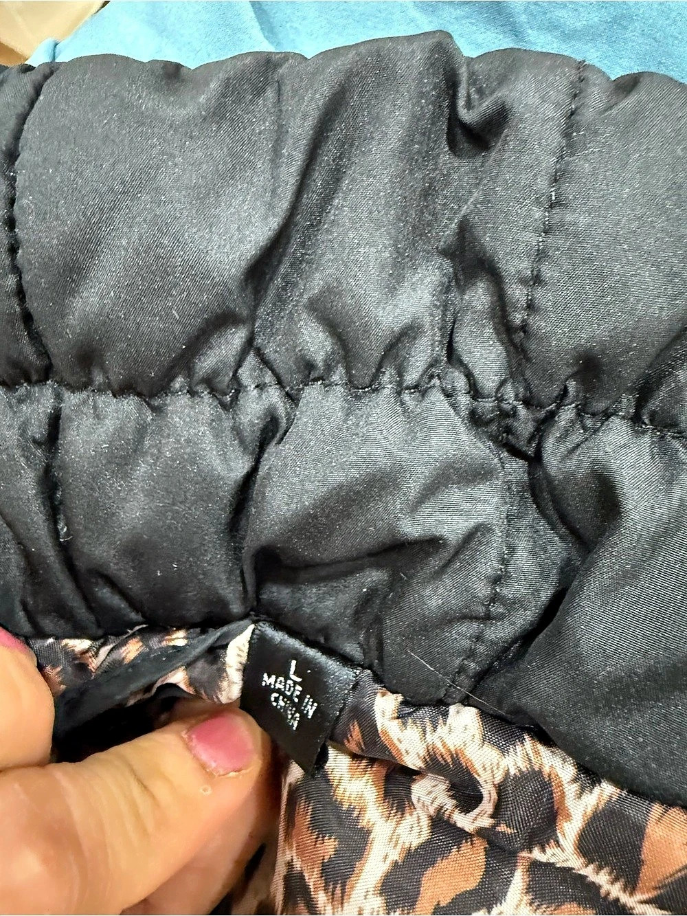 Essentials By Milano Black Puffer Vest with Leopard Print Lining Leopard Lining - Picture 6 of 7